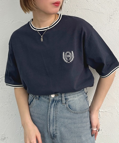apres jour mignon(アプレジュールミニョン)の「エムブレム刺繍Tシャツ【ZOZOTOWN限定アイテム】(Tシャツ/カットソー・レディース・ネイビー/グリーン/オフホワイト/ブラック・X-LARGE/フリー)」の8枚目の写真