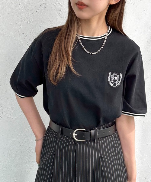 apres jour mignon(アプレジュールミニョン)の「エムブレム刺繍Tシャツ【ZOZOTOWN限定アイテム】(Tシャツ/カットソー・レディース・ネイビー/グリーン/オフホワイト/ブラック・X-LARGE/フリー)」の6枚目の写真