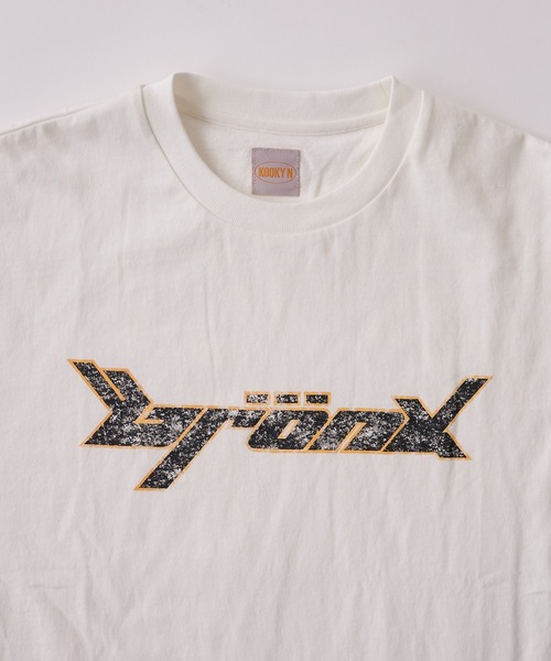 WHO'S WHO gallery（フーズフーギャラリー）の「【KOOKY'N/クーキー】BRONXヴィンテージライクロゴビッグTEE（Tシャツ/カットソー・レディース・ブラック/ホワイト/レッド/ネイビー/ブラウン・FREE）」の7枚目の写真