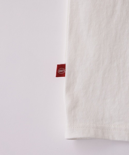 WHO'S WHO gallery（フーズフーギャラリー）の「【KOOKY'N/クーキー】BRONXヴィンテージライクロゴビッグTEE（Tシャツ/カットソー・レディース・ブラック/ホワイト/レッド/ネイビー/ブラウン・FREE）」の6枚目の写真