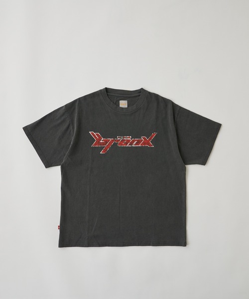 WHO'S WHO gallery（フーズフーギャラリー）の「【KOOKY'N/クーキー】BRONXヴィンテージライクロゴビッグTEE（Tシャツ/カットソー・レディース・ブラック/ホワイト/レッド/ネイビー/ブラウン・FREE）」の15枚目の写真