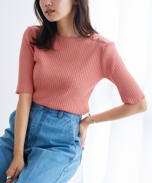 Pierrot（ピエロ）の「リネンタッチ肩ボタンニット（ニット/セーター・レディース・コーラルピンク/アイボリー/ブラック/ライム・L/M）」の4枚目の写真