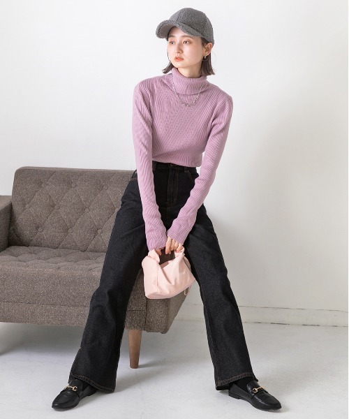 ad thie(アドティエ)の「タートルネックリブニットトップス(ニット/セーター・レディース・グレー/オフホワイト/ブラック/ライトブルー/ピンクベージュ/キャメル/グリーン/ブラウン/ライトグリーン/ボルドー/マスタード/ラベンダー/パープル・MEDIUM)」の15枚目の写真