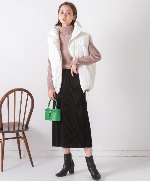 ad thie(アドティエ)の「タートルネックリブニットトップス(ニット/セーター・レディース・グレー/オフホワイト/ブラック/ライトブルー/ピンクベージュ/キャメル/グリーン/ブラウン/ライトグリーン/ボルドー/マスタード/ラベンダー/パープル・MEDIUM)」の22枚目の写真