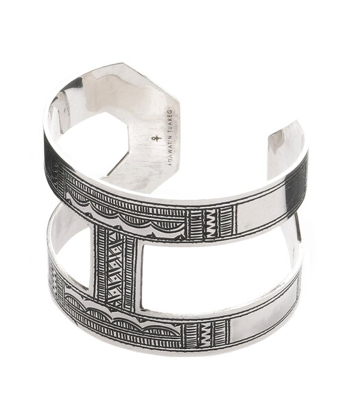 DRESSTERIOR（ドレステリア）の「◆ADAWAT’N TUAREG（アダワット トゥアレグ） ボタム トゥサハト 8角形バングル ブレス（ブレスレット・メンズ・ブラック系8・00）」の2枚目の写真