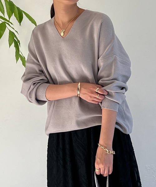 un dix cors（アンディコール）の「ドルマンVネックやわもちニット（ニット/セーター・レディース・グリーン/グレイッシュベージュ/ブラック/キャメル・FREE）」の9枚目の写真