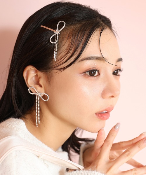 one after another NICE CLAUP（ワンアフターアナザーナイスクラップ）の「【ribbon collection】ラインストーンリボンピアス（ピアス（両耳用）・レディース・シルバー系その他・FREE）」の2枚目の写真