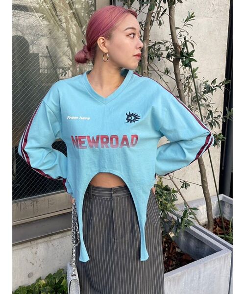 EVRIS（エヴリス）の「ユニフォームグラフィックガーターTシャツ（Tシャツ/カットソー・レディース・ホワイト/ブラック/ブルー/イエロー・FREE）」の4枚目の写真