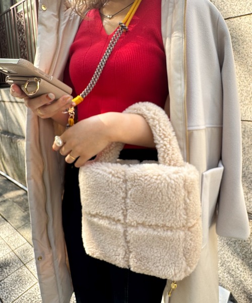 VICKY(ビッキー)の「【KOREAN ITEM】ボアミニトートバッグ(トートバッグ・レディース・ベージュ/オフホワイト・FREE)」の18枚目の写真