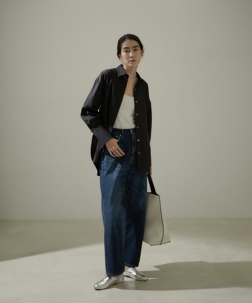 SALON adam et rope'（サロン アダム エ ロペ）の「【雑誌掲載】コットンオーバーシャツ　無地/ストライプ（シャツ/ブラウス・レディース・ブラック/サックスブルー/ホワイト/ブルー系その他4・FREE）」の9枚目の写真