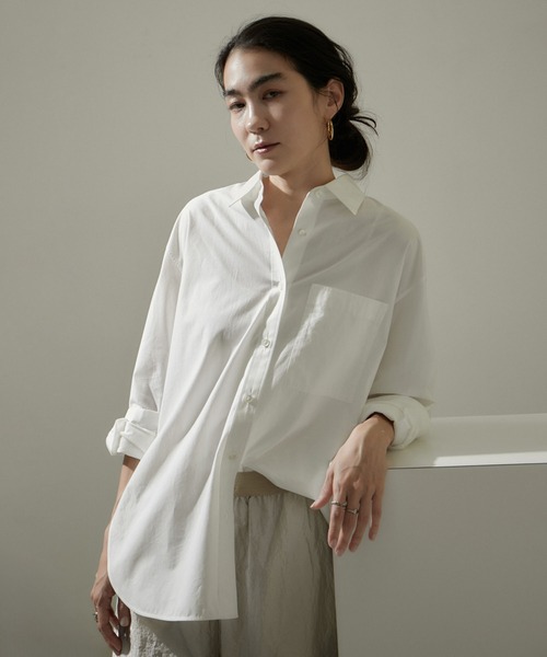 SALON adam et rope'（サロン アダム エ ロペ）の「【雑誌掲載】コットンオーバーシャツ　無地/ストライプ（シャツ/ブラウス・レディース・ブラック/サックスブルー/ホワイト/ブルー系その他4・FREE）」の12枚目の写真