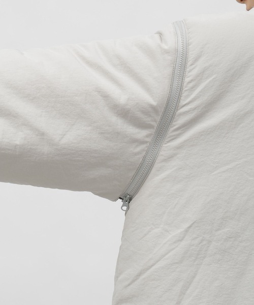 LAKOLE（ラコレ）の「2WAYモンスターコート / 995566（ナイロンジャケット・レディース・ブラック/オフホワイト/ライトグレー・SMALL/MEDIUM）」の11枚目の写真