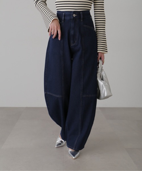 FREE'S MART（フリーズマート）の「【3サイズ展開XS-M】パネルエッグワイドデニムパンツ【低身長サイズ有】（デニムパンツ・レディース・ワンウォッシュ/ケミカルウォッシュ/ブラック系その他・MEDIUM/X-SMALL/SMALL）」の2枚目の写真