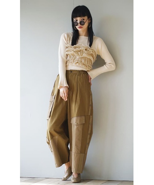e-zakkamania stores（イーザッカマニアストアーズ）の「【贅沢チュールで華やかに仕上げる。】 ボリュームフラッフィー ビスチェ（ベスト・レディース・ベージュ/ブラック/グレー/レッド・M）」の8枚目の写真