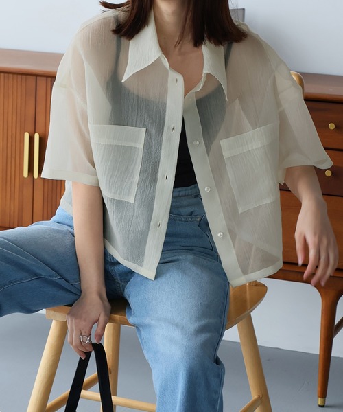 Doula Doula(ドゥーラドゥーラ)の「オーガンジーWポケットシャツ(シャツ/ブラウス・レディース・ピンク/グレー/ナチュラル/ブラック・FREE)」の4枚目の写真