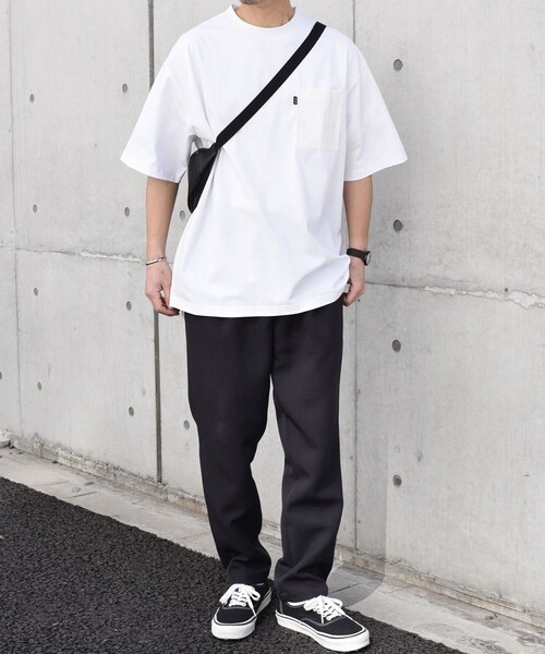 SHIPS any（シップス エニィ）の「【WEB限定】SHIPS any:〈撥水加工〉Teflon EcoElite(TM) ナイロンポケット Tシャツ◇（Tシャツ/カットソー・メンズ・ブラック/グレー/ホワイト/ライトグリーン/ホワイト系/ダークグレー/ケリーグリーン/チャコールグレー/グリーン・SMALL/MEDIUM/LARGE/X-LARGE）」の10枚目の写真