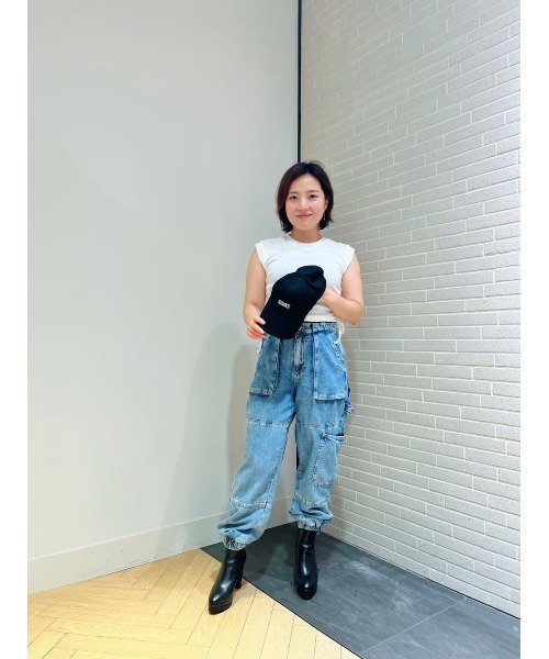 ALLSAINTS(オールセインツ)の「SONNY SIDE SEAM DRAWCORD TANK TOP | SONNY サイド シーム ドローコード タンク トップ(タンクトップ・レディース・ホワイト・8/12/6/10/4/2)」の2枚目の写真