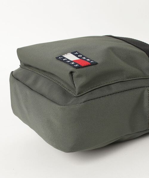 TOMMY HILFIGER（トミーヒルフィガー）の「デイリーリポーターバッグ（ボディバッグ/ウエストポーチ・メンズ・ネイビー/グリーン・FREE）」の12枚目の写真