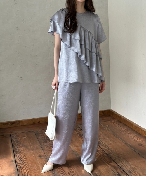 Per sist ence（パーシエンス）の「メタリックサテンストレートパンツ（その他パンツ・レディース・グレイッシュベージュ/ブラック/アイボリー/シルバー・FREE）」の5枚目の写真