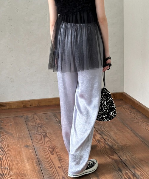 Per sist ence（パーシエンス）の「メタリックサテンストレートパンツ（その他パンツ・レディース・グレイッシュベージュ/ブラック/アイボリー/シルバー・FREE）」の13枚目の写真