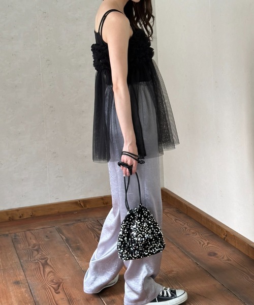 Per sist ence（パーシエンス）の「メタリックサテンストレートパンツ（その他パンツ・レディース・グレイッシュベージュ/ブラック/アイボリー/シルバー・FREE）」の14枚目の写真