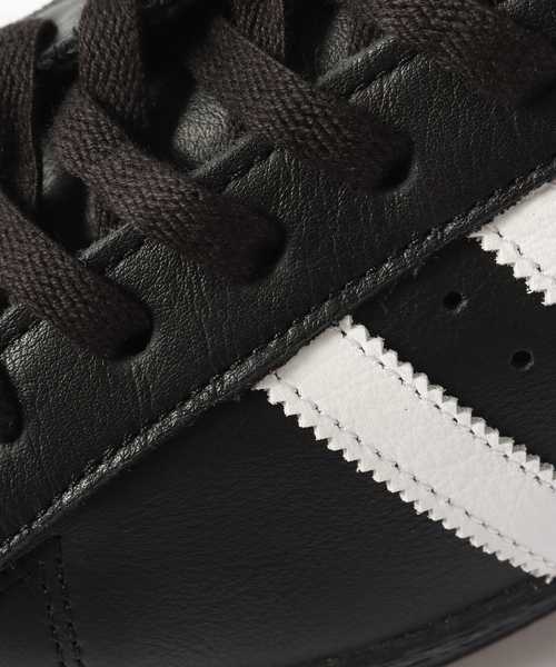 adidas Originals（アディダスオリジナルス）の「adidas