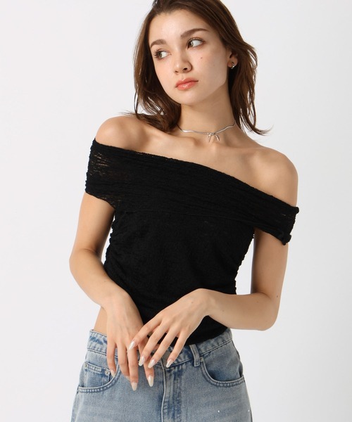 FOREVER 21（フォーエバー トゥエンティーワン）の「【2024SS】レースオフショル（その他トップス・レディース・ブラック/オフホワイト・FREE）」の2枚目の写真
