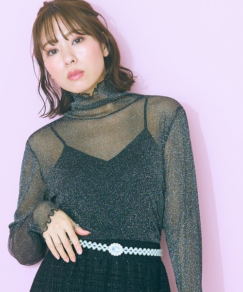 marun(マルン)の「<大きいサイズ> シアーラメインナー marun(Tシャツ/カットソー・レディース・ライトグレー系/ピンク/ブラック・4L/3L/LL/L/5L)」の1枚目の写真
