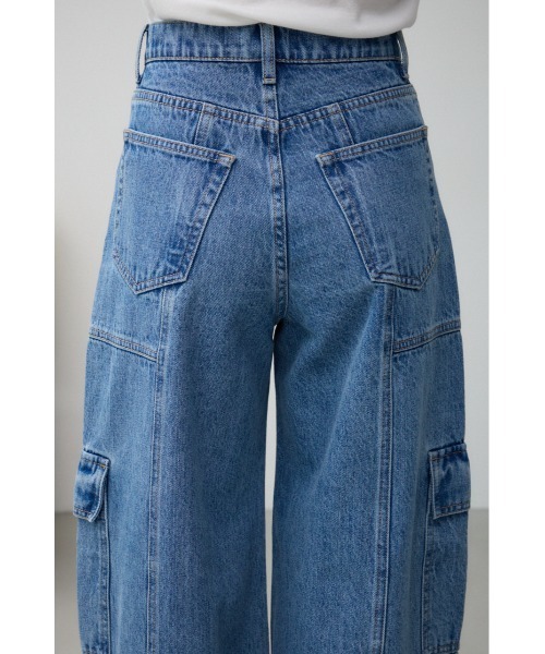 AZUL by moussy（アズールバイマウジー）の「ケミカルウォッシュワイドカーゴデニム（デニムパンツ・レディース・ブルー/ブラック・MEDIUM/SMALL）」の9枚目の写真