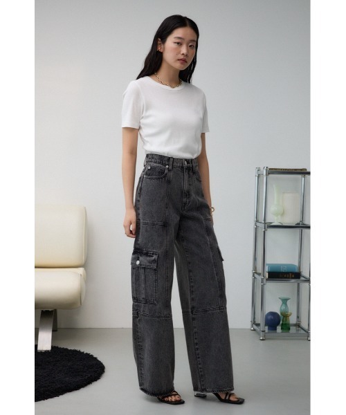 AZUL by moussy（アズールバイマウジー）の「ケミカルウォッシュワイドカーゴデニム（デニムパンツ・レディース・ブルー/ブラック・MEDIUM/SMALL）」の14枚目の写真
