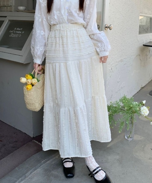 Achic(アシック)の「切り替えレースフレアロング丈スカート(スカート・レディース・ホワイト/アイボリー/ブラック・M)」の6枚目の写真