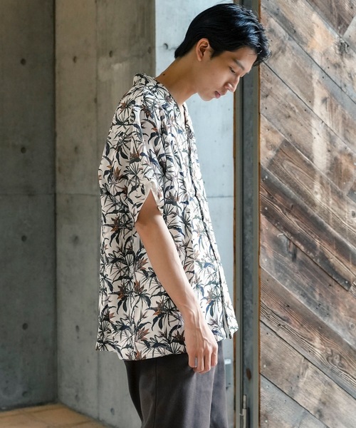 roial（ロイアル）の「SS SHIRT/ROIAL(ロイアル)ボタニカル総柄半袖シャツ（シャツ/ブラウス・メンズ・オフホワイト/ブラウン・X-LARGE/LARGE/MEDIUM）」の8枚目の写真