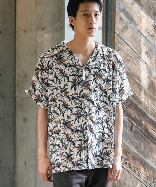 roial（ロイアル）の「SS SHIRT/ROIAL(ロイアル)ボタニカル総柄半袖シャツ（シャツ/ブラウス・メンズ・オフホワイト/ブラウン・X-LARGE/LARGE/MEDIUM）」の6枚目の写真