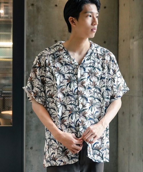 roial（ロイアル）の「SS SHIRT/ROIAL(ロイアル)ボタニカル総柄半袖シャツ（シャツ/ブラウス・メンズ・オフホワイト/ブラウン・X-LARGE/LARGE/MEDIUM）」の7枚目の写真