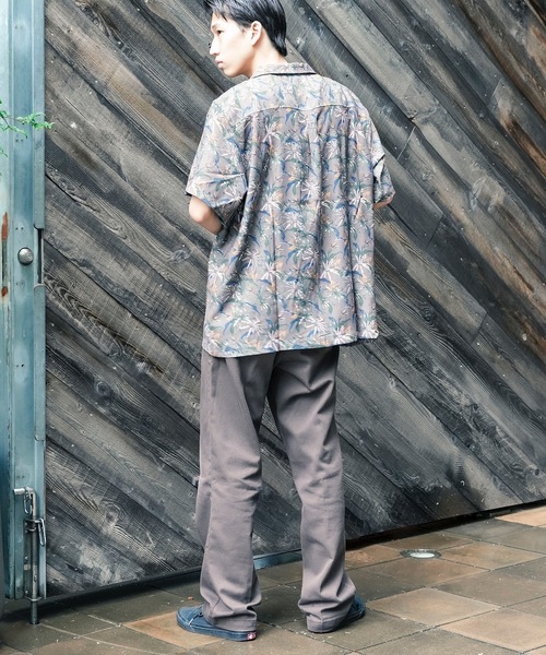 roial（ロイアル）の「SS SHIRT/ROIAL(ロイアル)ボタニカル総柄半袖シャツ（シャツ/ブラウス・メンズ・オフホワイト/ブラウン・X-LARGE/LARGE/MEDIUM）」の11枚目の写真