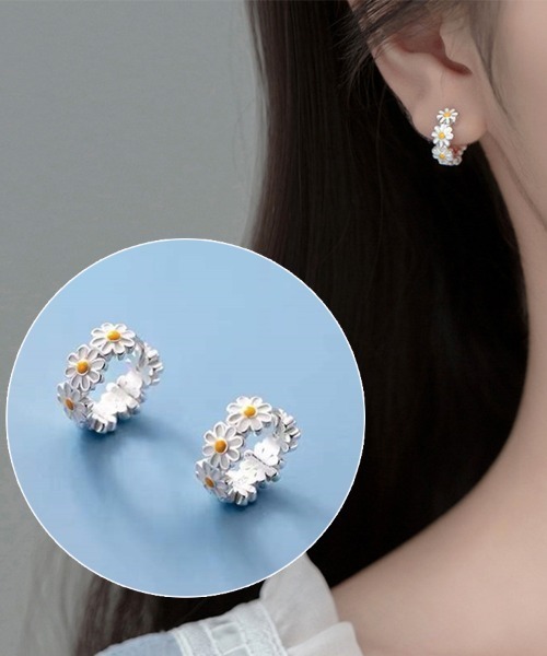 セール】ホワイトデイジーフープピアス（ピアス（両耳用