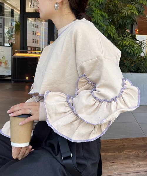 HELLO.SANFRANCISCO（ハローサンフランシスコ）の「【HELLO.SANFRANCISCO】カットアウトフリルトップス（Tシャツ/カットソー・レディース・レッド/ベージュ/ネイビー・ONE SIZE）」の19枚目の写真