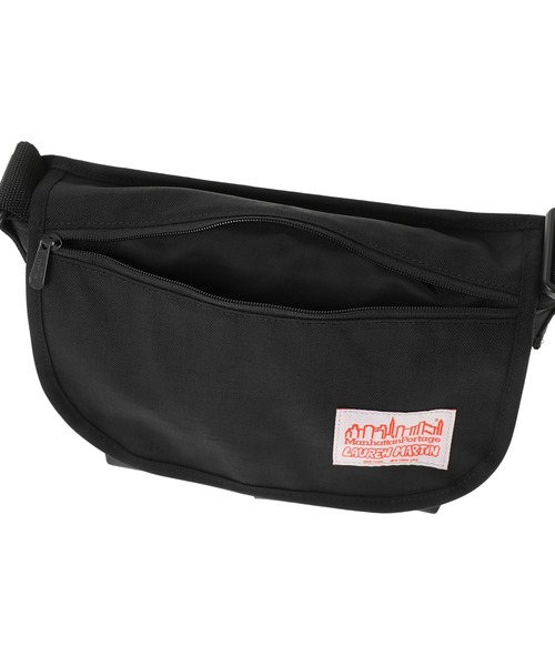 Manhattan Portage(マンハッタンポーテージ)の「Nylon Messenger Bag JR Flap Zipper Pocket Vinyl Lining Lauren Martin(メッセンジャーバッグ・メンズ・ブラック・SMALL)」の7枚目の写真