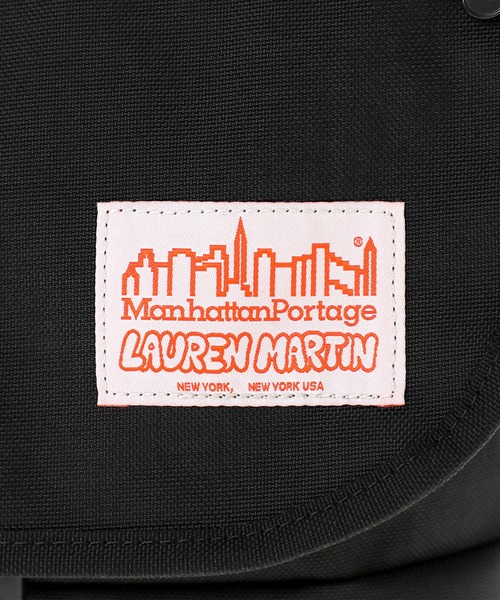 Manhattan Portage(マンハッタンポーテージ)の「Nylon Messenger Bag JR Flap Zipper Pocket Vinyl Lining Lauren Martin(メッセンジャーバッグ・メンズ・ブラック・SMALL)」の10枚目の写真