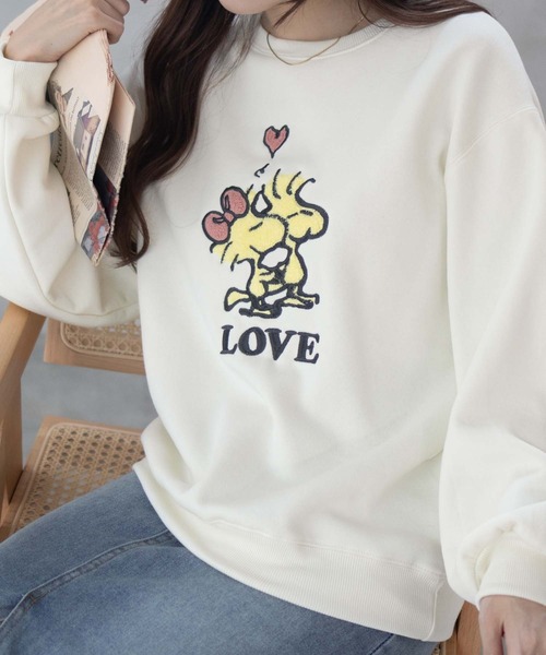 PEANUTS(ピーナッツ)の「PEANUTS スヌーピー さがら刺繍 ルーズシルエットトレーナー(スウェット・レディース・ベージュ/ブラック/クリーム/杢グレー・フリー)」の5枚目の写真
