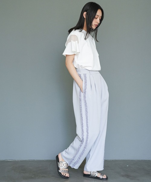mili an deni(ミリアンデニ)の「シースルーフレアスリーブTシャツ(Tシャツ/カットソー・レディース・オフホワイト/ブラック・M)」の5枚目の写真
