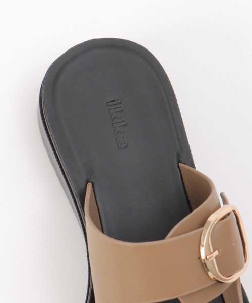 ikka（イッカ）の「ダブルバックル付きベルトサンダル（サンダル・レディース・ブラック/オートミール・M/L）」の9枚目の写真