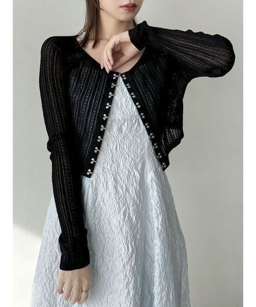 dazzlin(ダズリン)の「レースホックショートカーデ(カーディガン/ボレロ・レディース・ブラック/オフホワイト/イエロー/グリーン/ネイビー・FREE)」の3枚目の写真