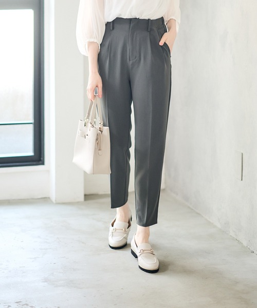 12Twelve Agenda(トゥエルブ アジェンダ)の「ウォッシャブルテーパードパンツ(その他パンツ・レディース・アイボリー/グレイッシュベージュ/チャコールグレー・S/M)」の3枚目の写真
