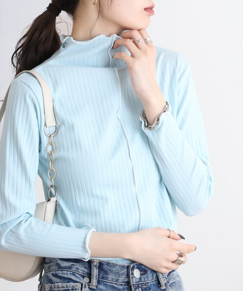 EGLANTINE(エグランティーヌ)の「EGLANTINE 配色メロウトップス 長袖カットソー(Tシャツ/カットソー・レディース・オフホワイト/ライトグレー/ネイビー/サックスブルー/グレイッシュベージュ・40)」の5枚目の写真