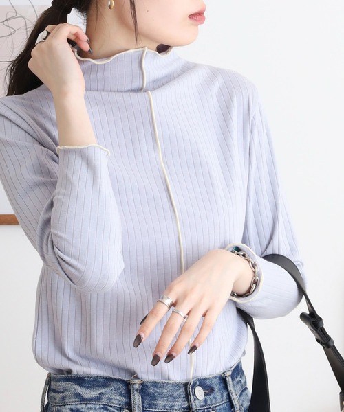 EGLANTINE(エグランティーヌ)の「EGLANTINE 配色メロウトップス 長袖カットソー(Tシャツ/カットソー・レディース・オフホワイト/ライトグレー/ネイビー/サックスブルー/グレイッシュベージュ・40)」の2枚目の写真