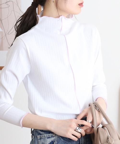 EGLANTINE(エグランティーヌ)の「EGLANTINE 配色メロウトップス 長袖カットソー(Tシャツ/カットソー・レディース・オフホワイト/ライトグレー/ネイビー/サックスブルー/グレイッシュベージュ・40)」の6枚目の写真