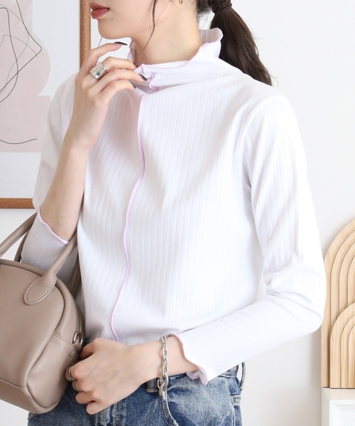 EGLANTINE(エグランティーヌ)の「EGLANTINE 配色メロウトップス 長袖カットソー(Tシャツ/カットソー・レディース・オフホワイト/ライトグレー/ネイビー/サックスブルー/グレイッシュベージュ・40)」の8枚目の写真