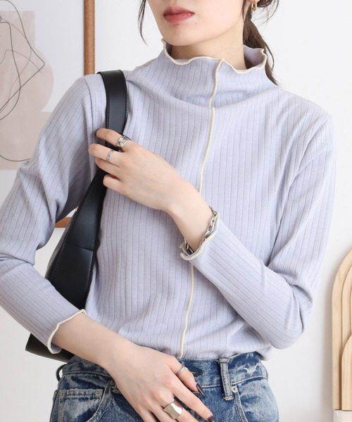 EGLANTINE(エグランティーヌ)の「EGLANTINE 配色メロウトップス 長袖カットソー(Tシャツ/カットソー・レディース・オフホワイト/ライトグレー/ネイビー/サックスブルー/グレイッシュベージュ・40)」の9枚目の写真