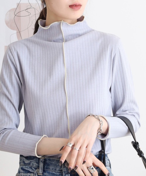 EGLANTINE(エグランティーヌ)の「EGLANTINE 配色メロウトップス 長袖カットソー(Tシャツ/カットソー・レディース・オフホワイト/ライトグレー/ネイビー/サックスブルー/グレイッシュベージュ・40)」の10枚目の写真